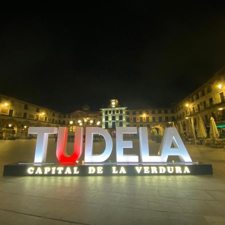 Voila Catedral Apartment Tudela Bagian luar foto